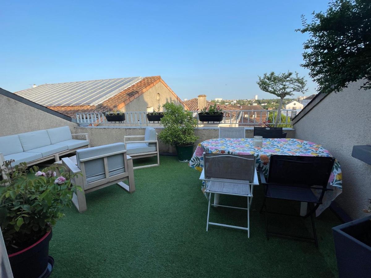 Grand Appartement Hypercentre Avec Terrasse Et Parking 普瓦捷 外观 照片